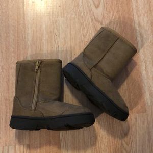 Toddler girls like new boots